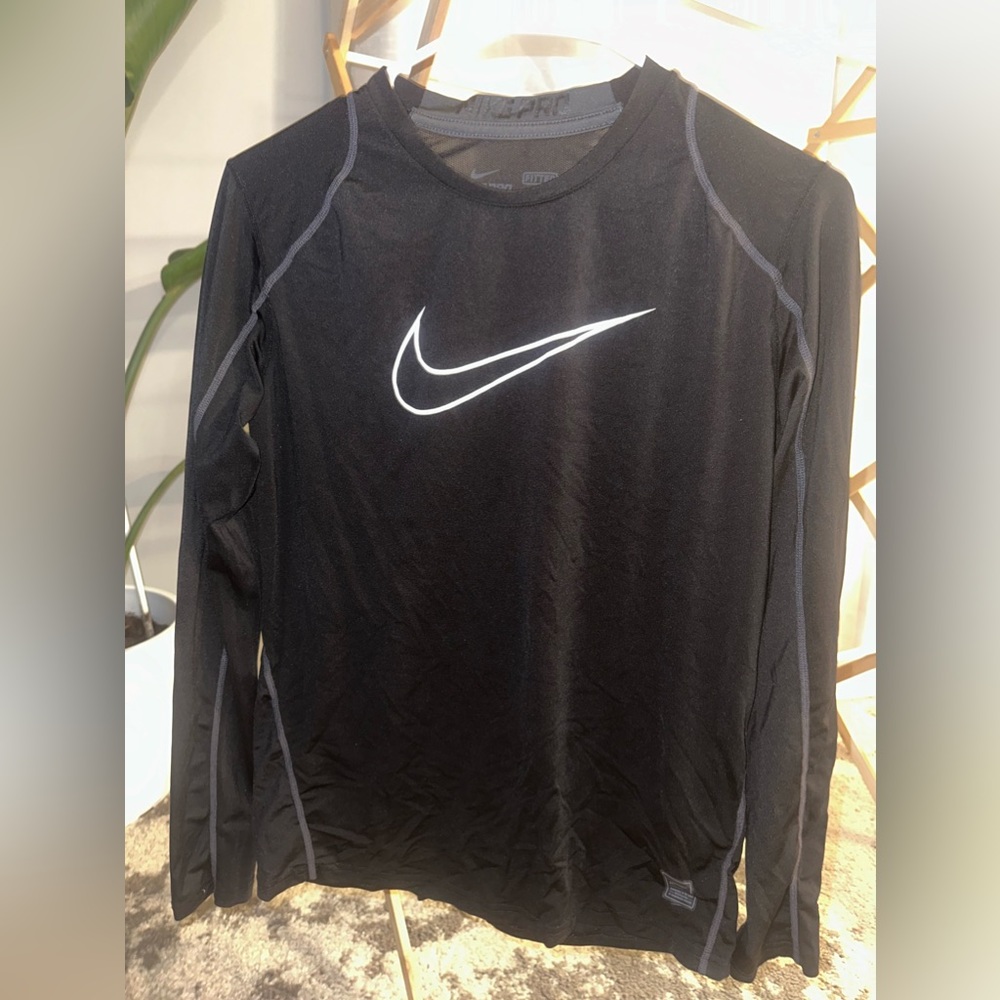 NIKE kids XL long sleeve shirt